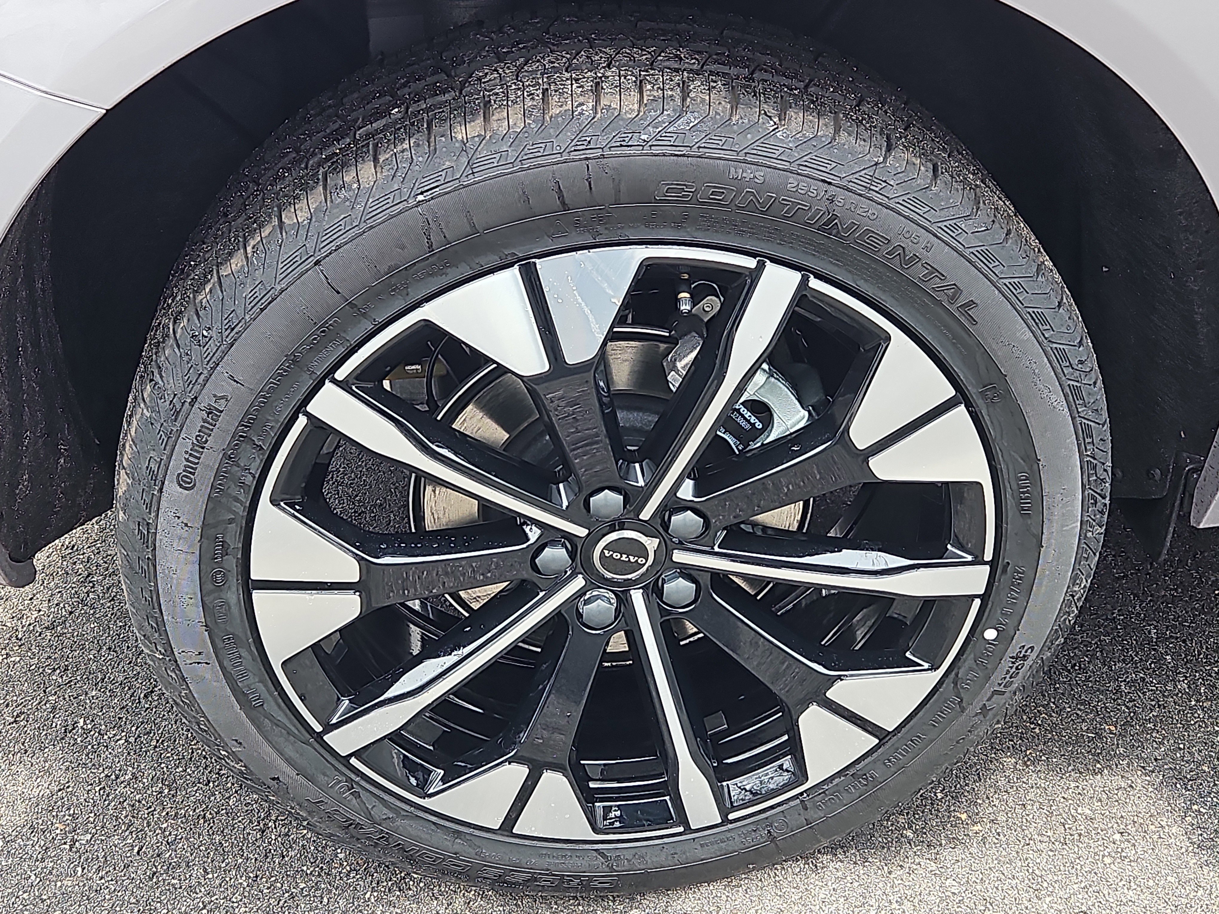 New 2026 Volvo XC60 B5 Plus w/ Protection Package Premier image 21