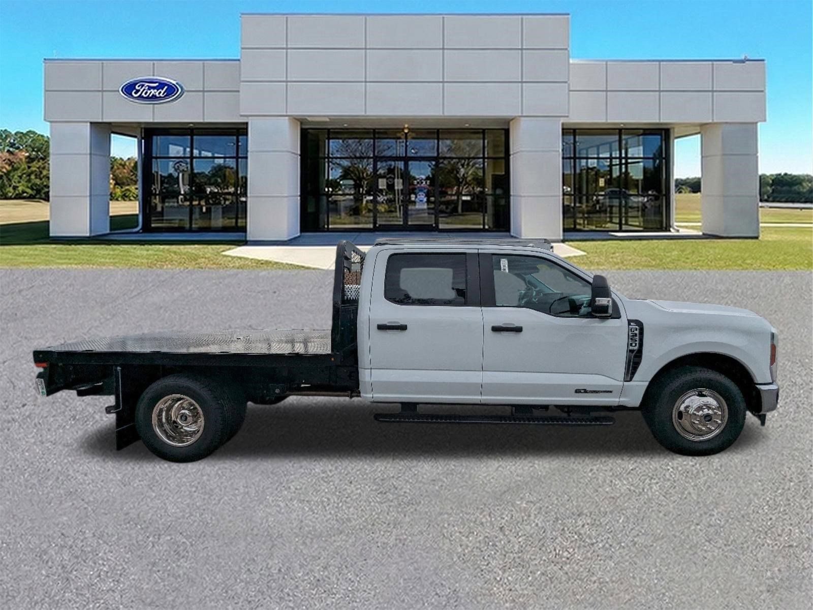 New 2024 Ford F350 XL w/ XL Chrome Package RWD image 3
