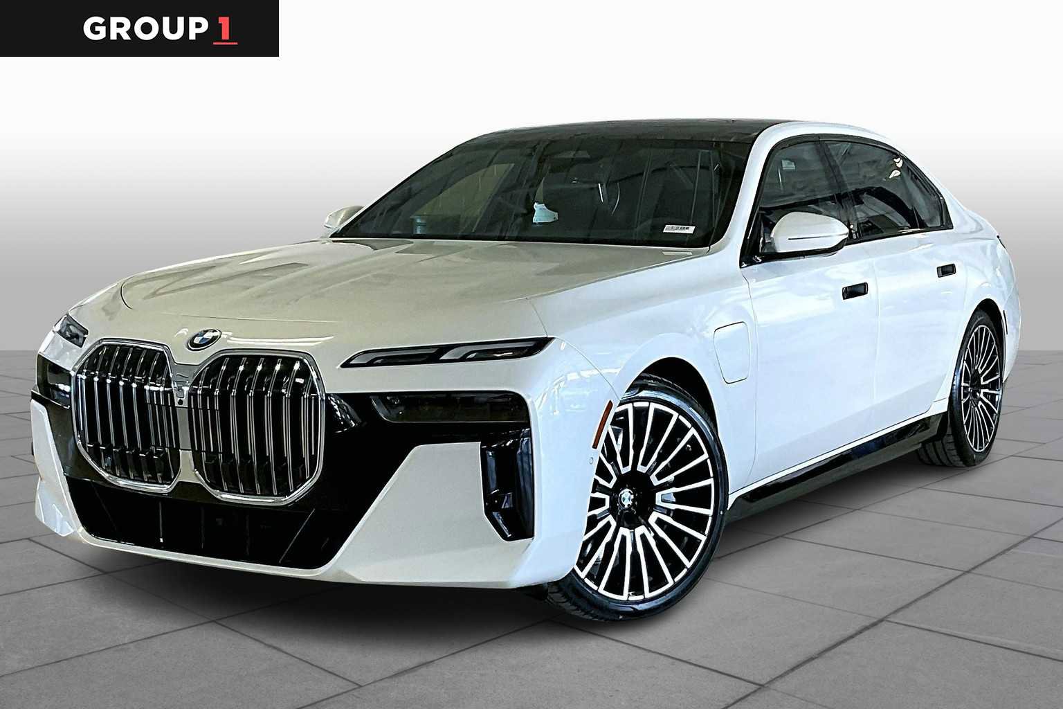 New 2025 BMW 750e xDrive w/ Premium Package