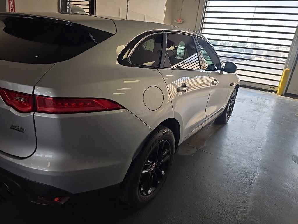 Used 2017 Jaguar F-PACE Premium AWD/4WD image 3