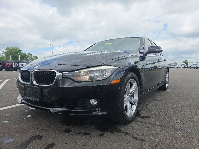 Used 2013 BMW 328i xDrive Sedan AWD/4WD image 2