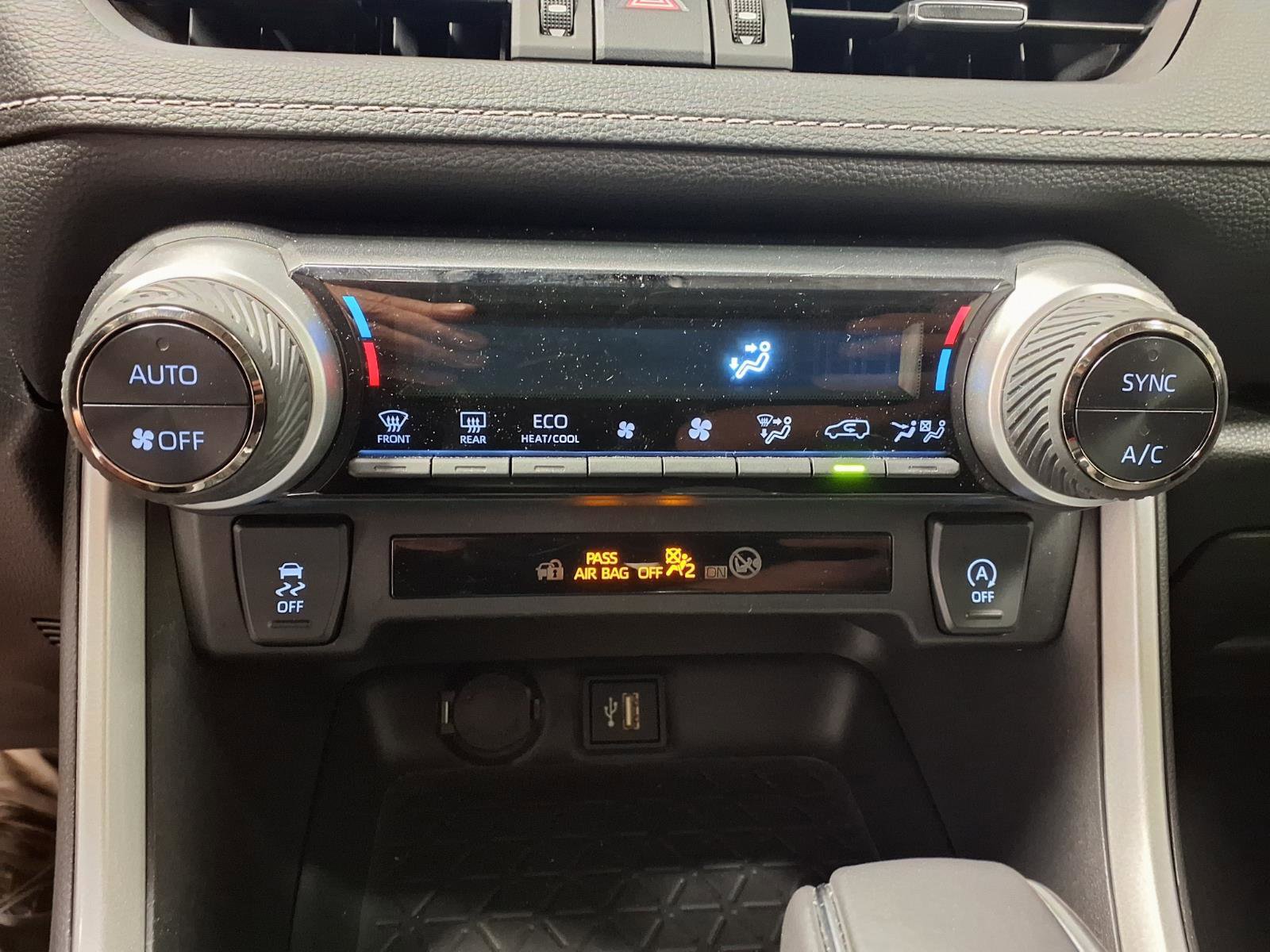 Used 2025 Toyota RAV4 XLE Premium FWD image 15