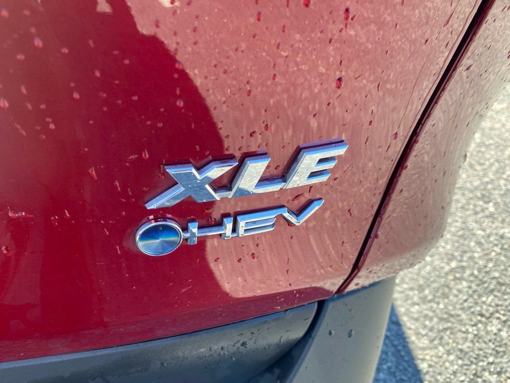 Used 2025 Toyota RAV4 XLE AWD/4WD image 15