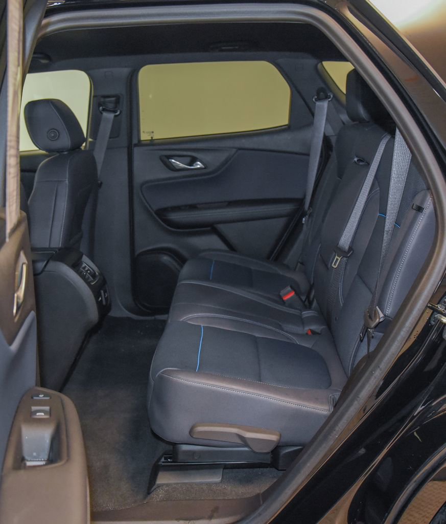 Used 2024 Chevrolet Blazer RS w/ Enhanced Convenience Package FWD image 2