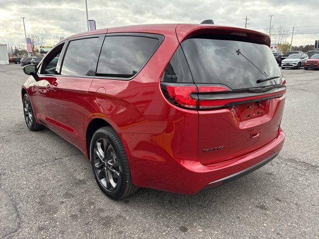 New 2026 Chrysler Pacifica Select image 5