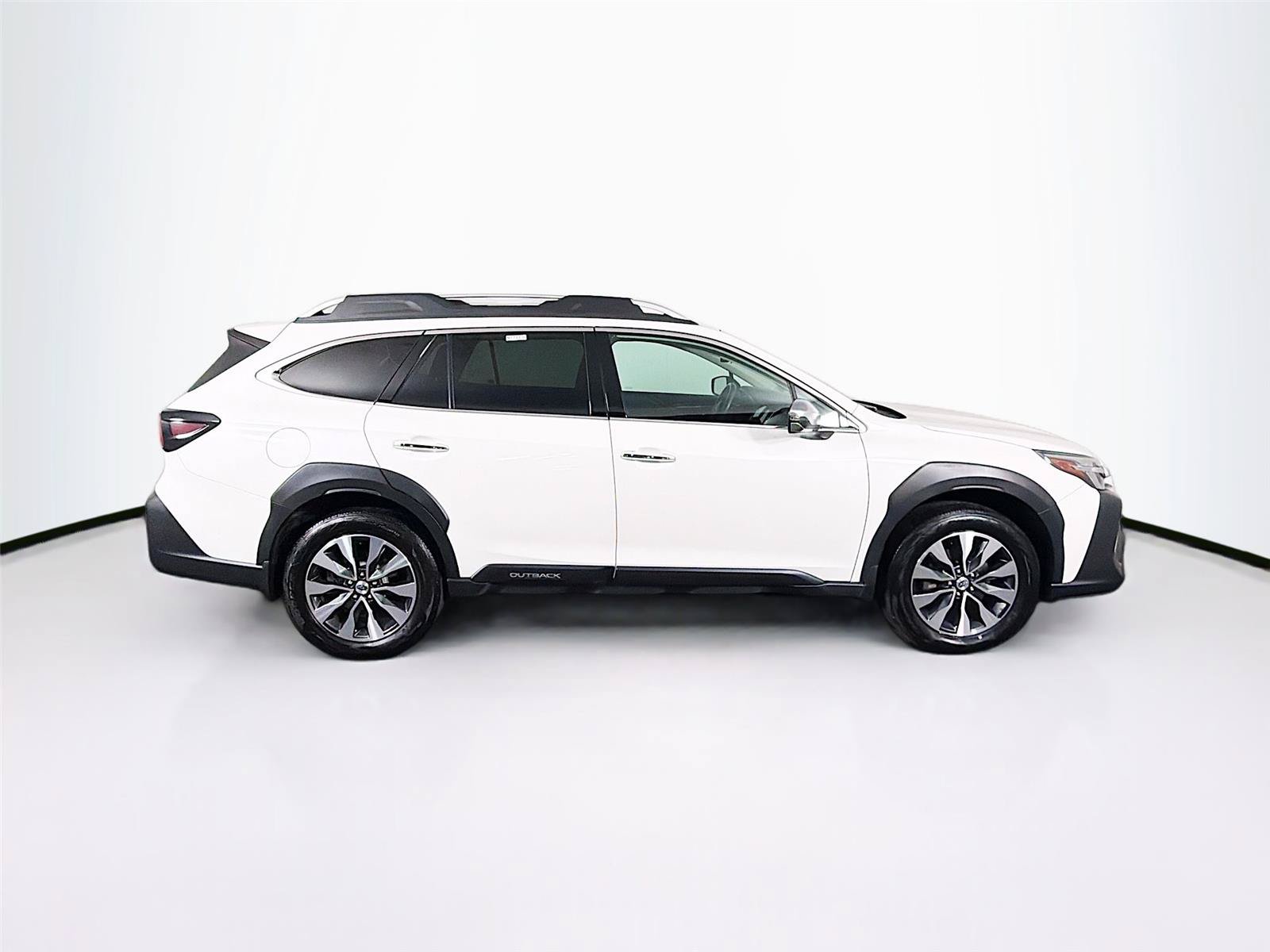 Used 2023 Subaru Outback Touring XT AWD/4WD image 12