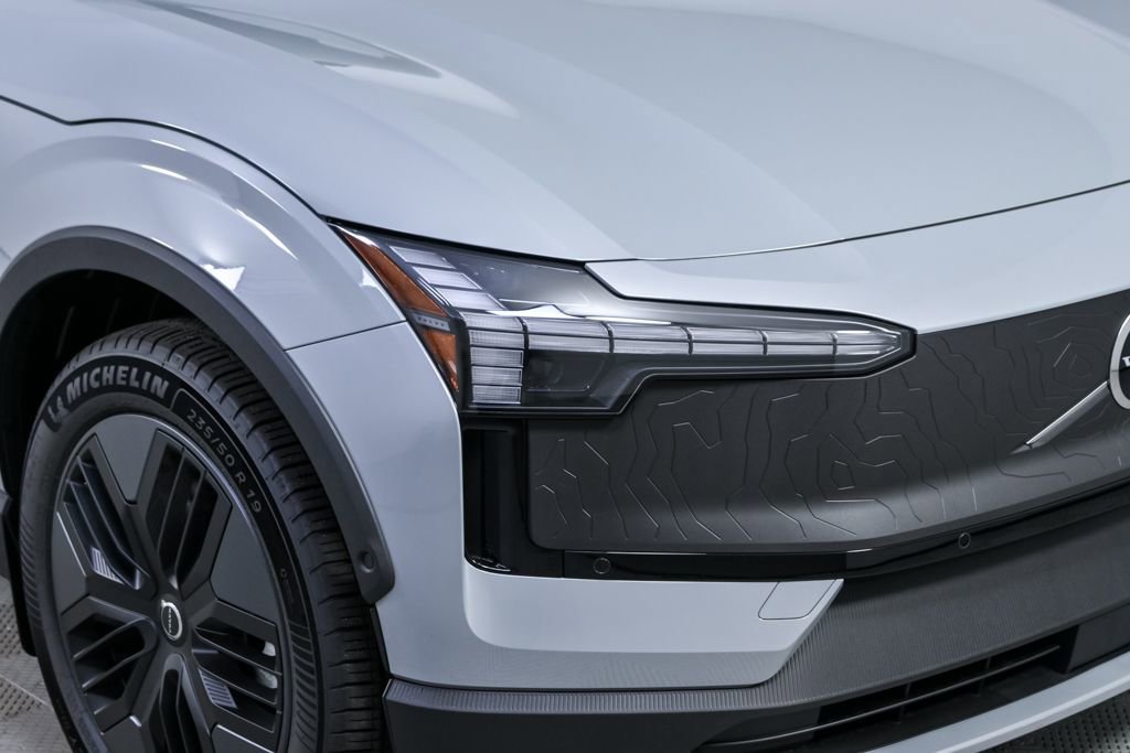 New 2026 Volvo EX30 Cross Country Ultra w/ Protection Package Premier image 36