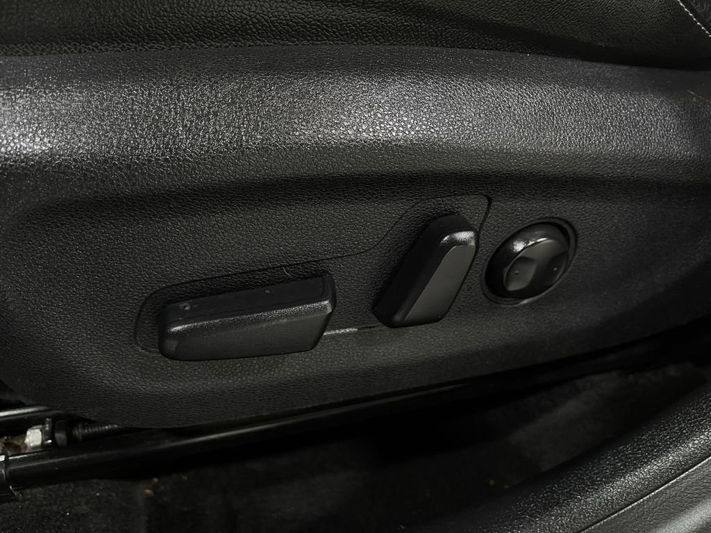 Used 2018 Kia Niro EX w/ EX Touring Graphite Edition image 16