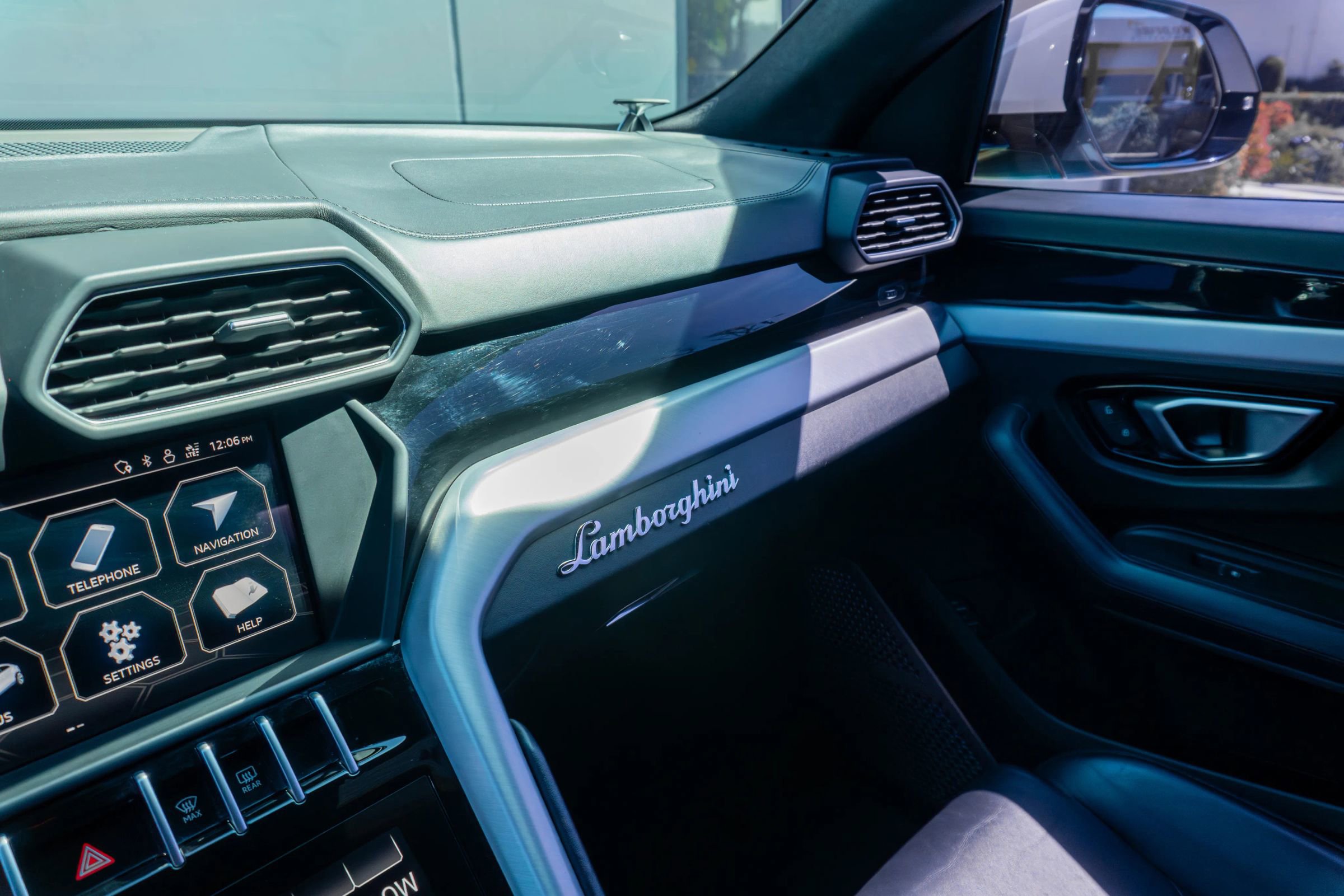 Used 2019 Lamborghini Urus AWD/4WD image 65