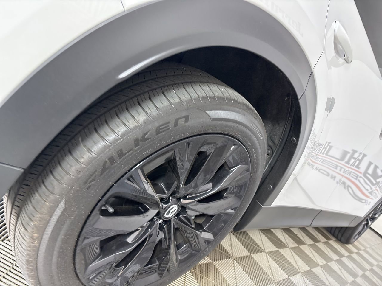 Used 2025 MAZDA CX-90 Plug-In Hybrid w/Premium Sport image 30