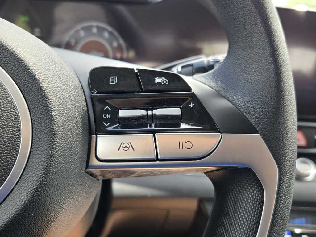 Certified 2024 Hyundai Elantra SEL FWD image 24