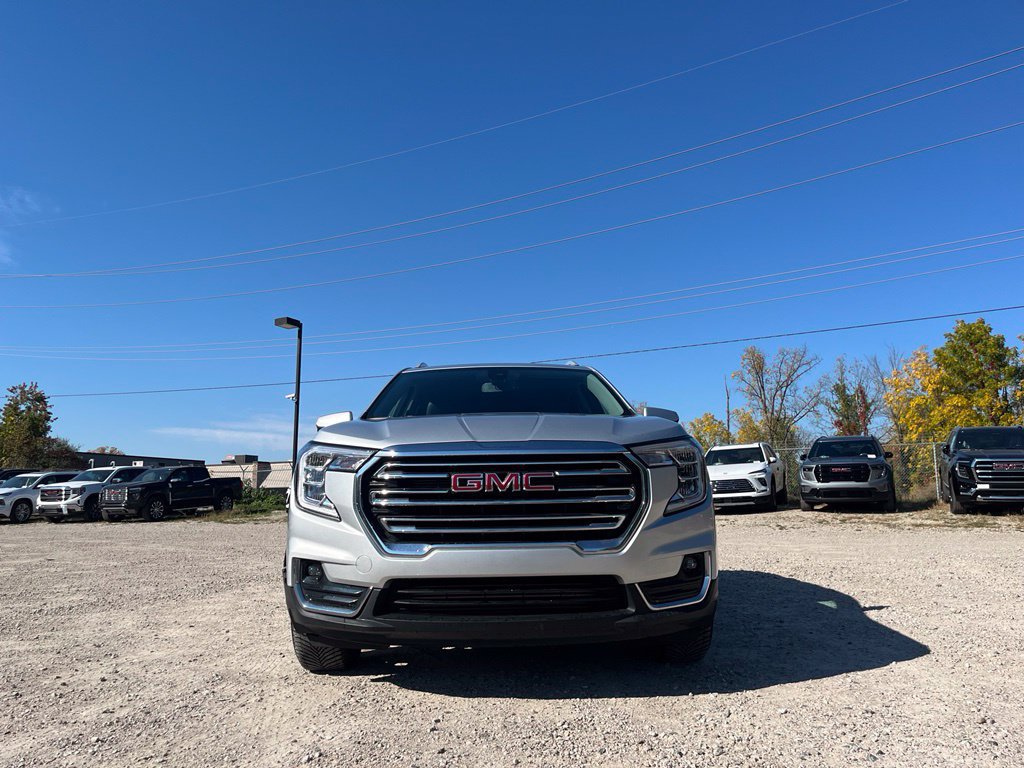 Used 2022 GMC Terrain SLT w/ LPO, Floor Liner Package AWD/4WD image 4
