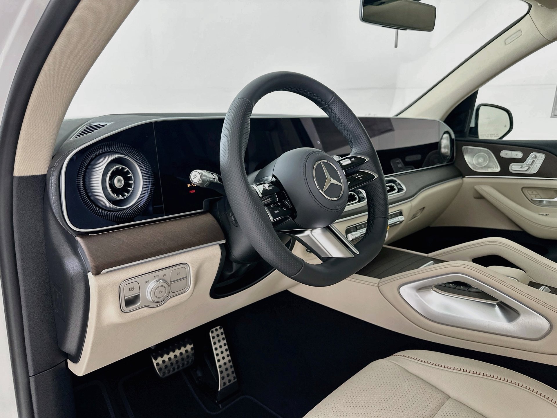 New 2027 Mercedes-Benz GLS 450 4MATIC image 10