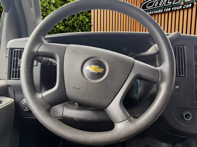 Used 2021 Chevrolet Express 2500 RWD image 4