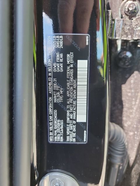 Used 2024 Volvo XC40 B5 Plus image 15