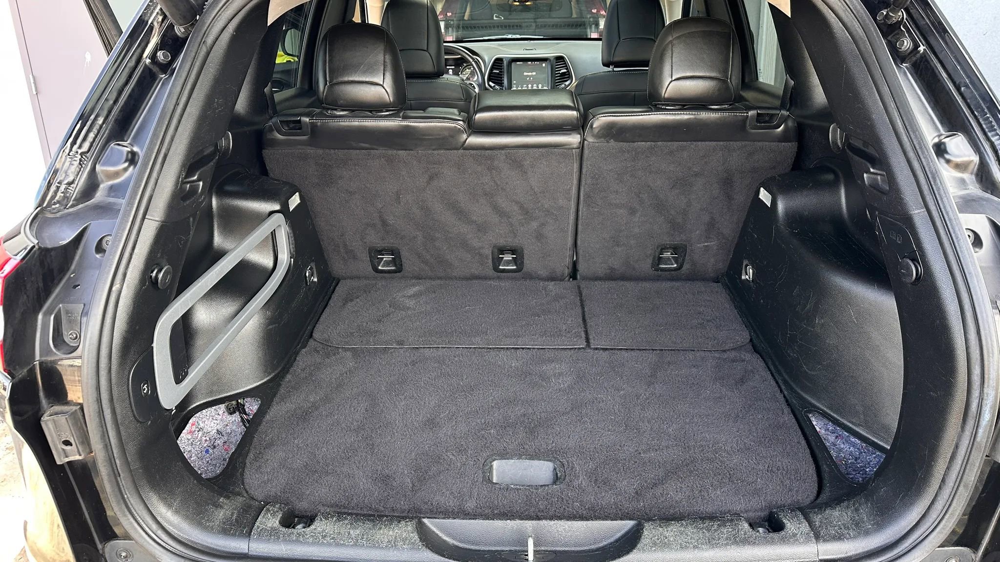 Used 2018 Jeep Cherokee Limited w/ High Altitude Package image 21