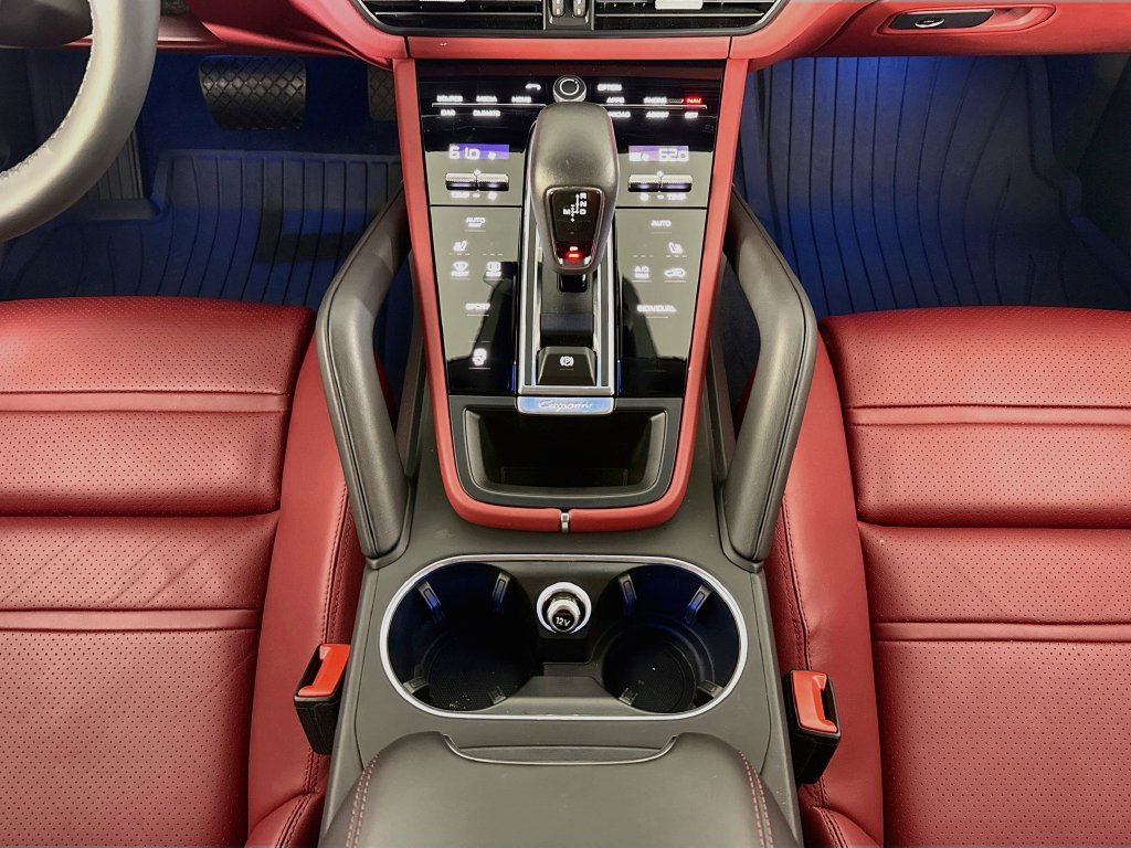 Certified 2023 Porsche Cayenne AWD/4WD image 16