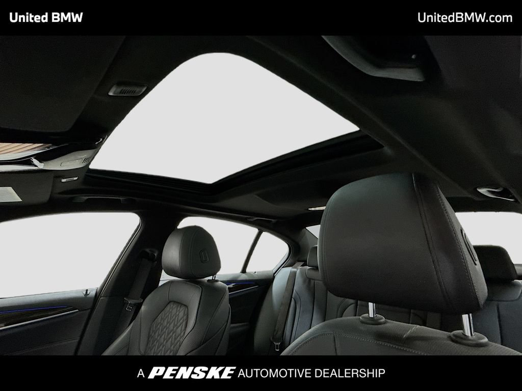 Used 2021 BMW 530i RWD image 12
