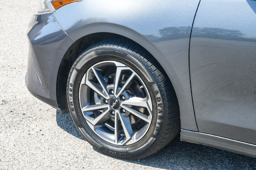 Used 2022 Kia Forte LXS FWD image 6