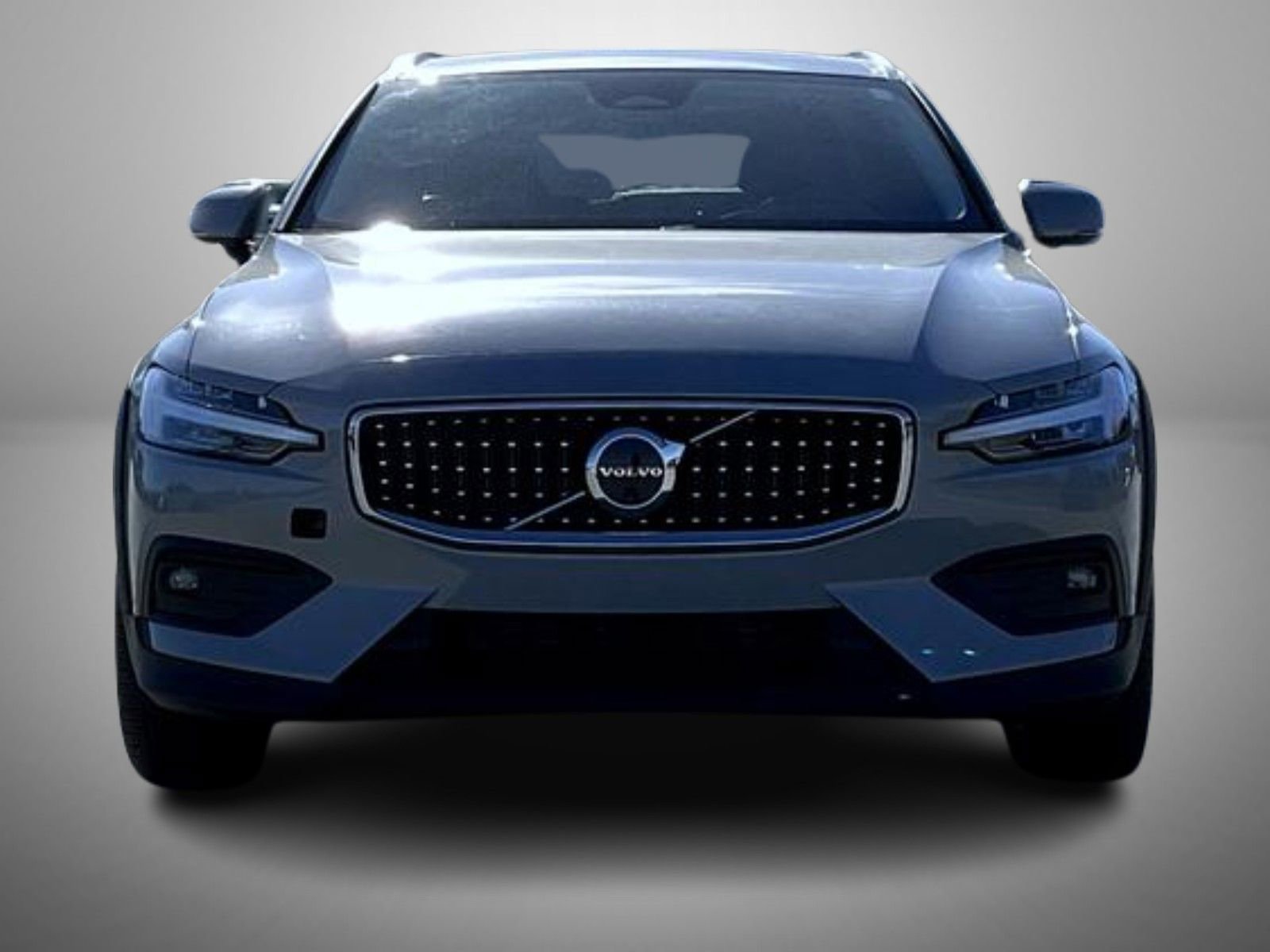 Used 2025 Volvo V60 B5 Cross Country Plus AWD/4WD image 2