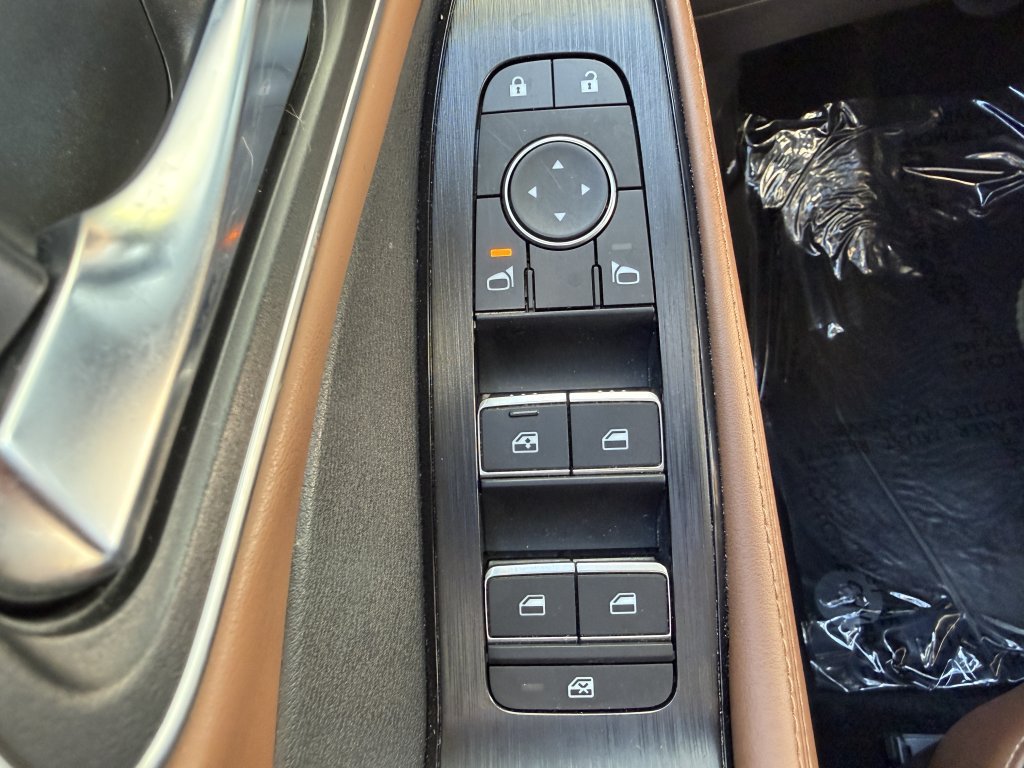Used 2025 Nissan Rogue Platinum w/ Tech Package FWD image 27