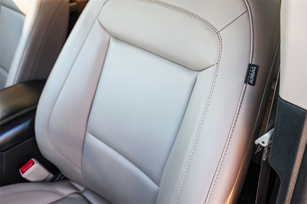 Used 2022 Ford Explorer XLT w/ Equipment Group 202A image 31