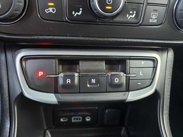 Used 2024 GMC Terrain SLT image 35