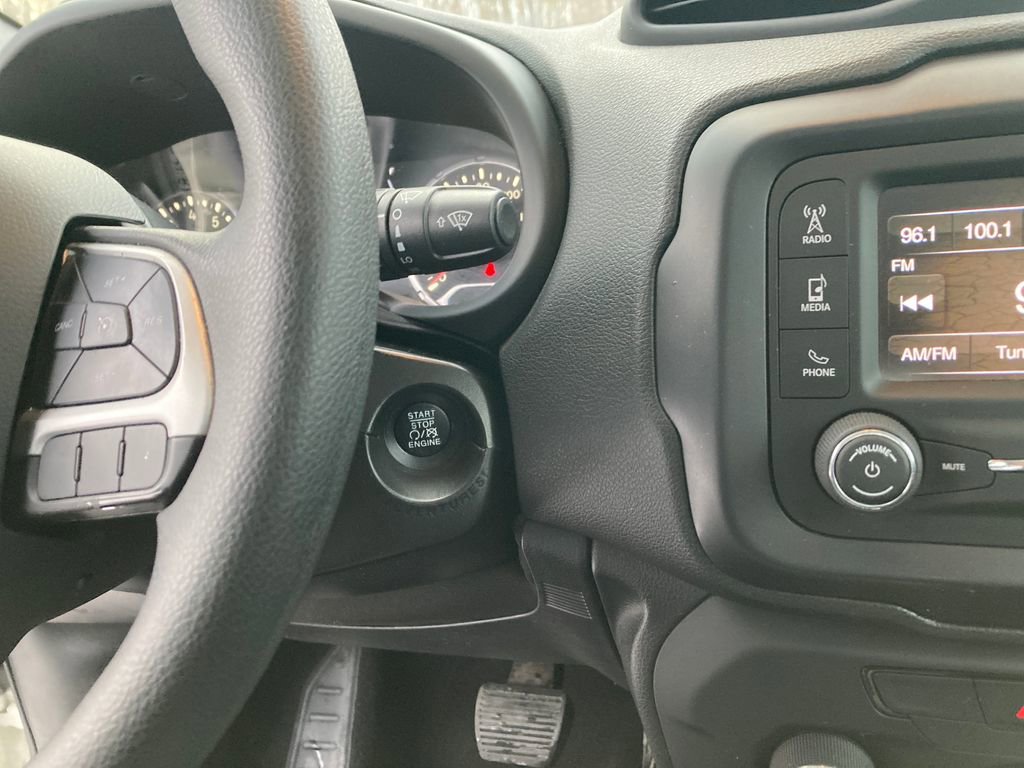 Used 2019 Jeep Renegade Sport image 21