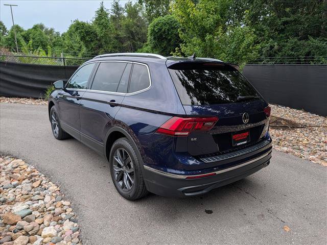 Certified 2023 Volkswagen Tiguan SE w/ Panoramic Sunroof Package FWD image 3