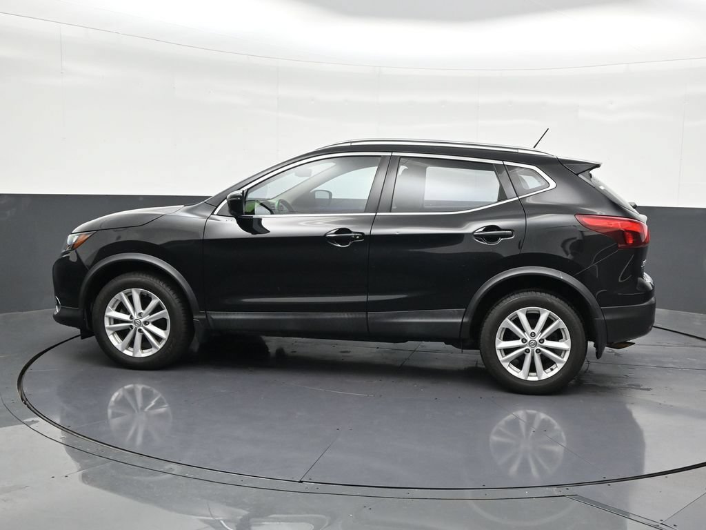 Used 2018 Nissan Rogue Sport SV w/ SV Technology Package AWD/4WD image 2