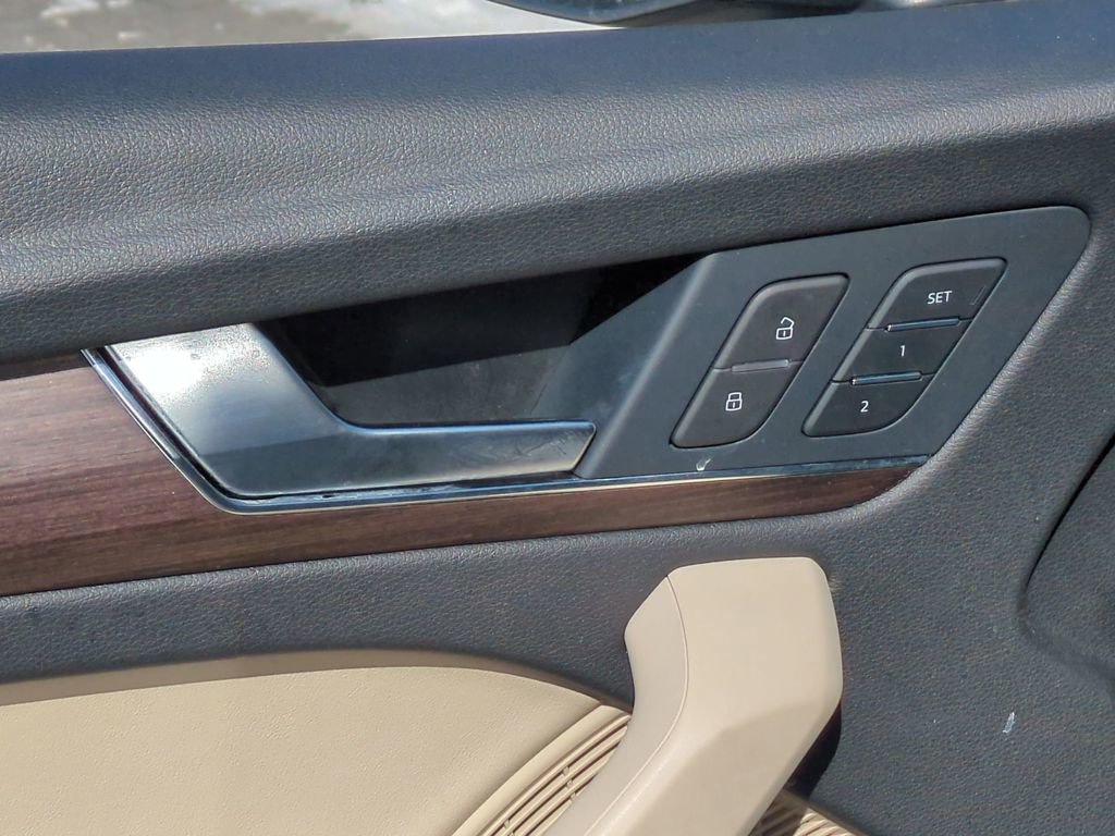 Used 2024 Audi Q5 e Premium Plus image 11
