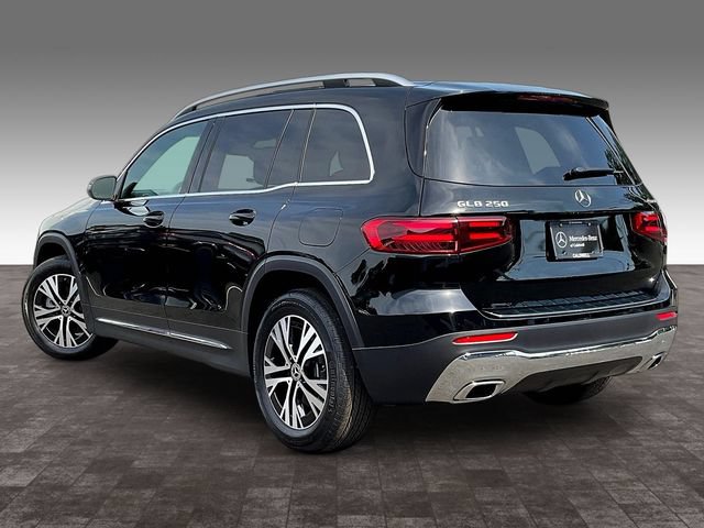 Used 2026 Mercedes-Benz GLB 250 4MATIC image 4