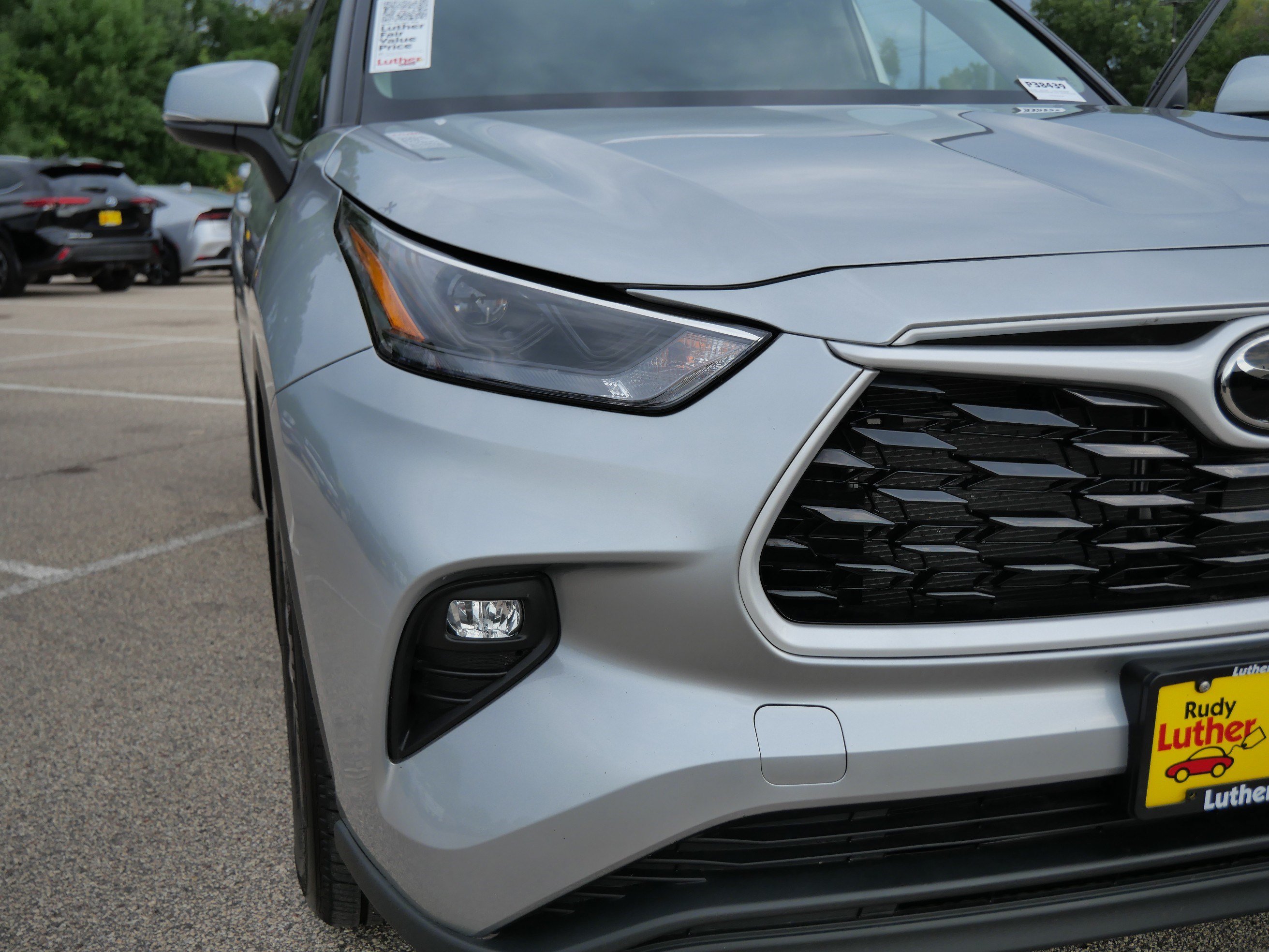 Certified 2025 Toyota Highlander XLE AWD/4WD image 17