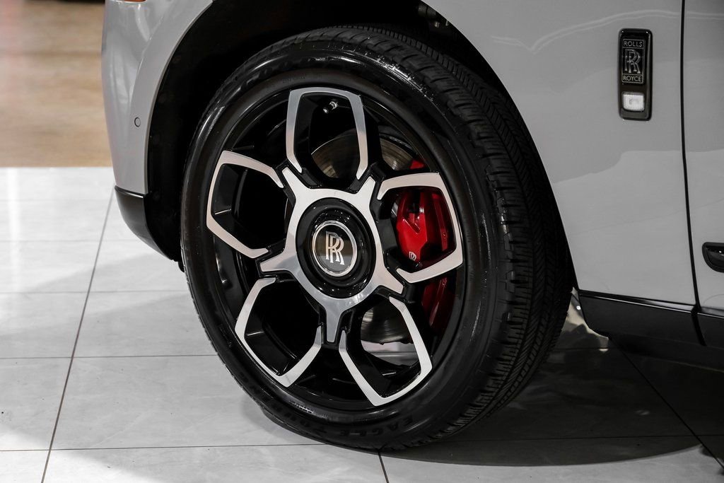 Used 2023 Rolls-Royce Cullinan Black Badge w/ Driver's Package image 75