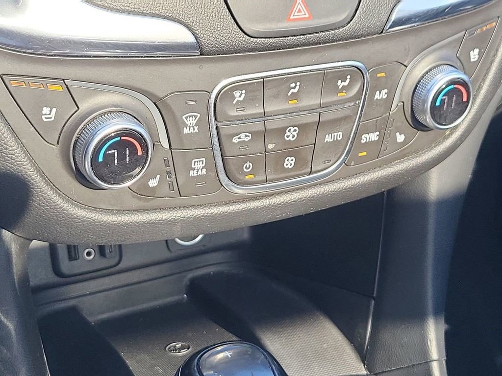 Used 2018 Chevrolet Equinox Premier AWD/4WD image 42
