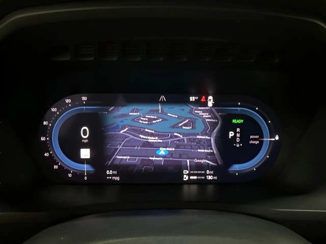 Used 2024 Volvo XC90 T8 Plus w/ Protection Package Premier AWD/4WD image 11