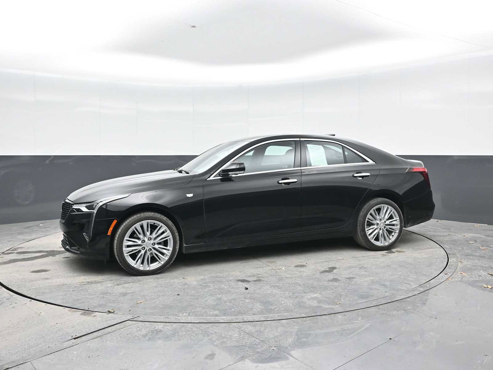 Used 2023 Cadillac CT4 Premium Luxury image 4