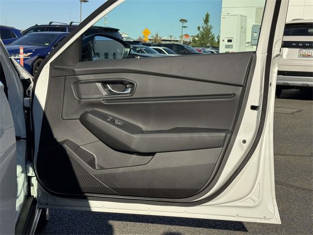 Used 2025 Honda Accord SE image 6