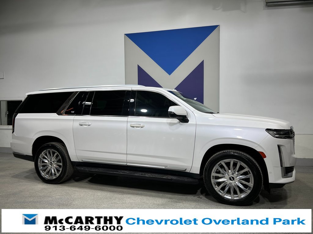 Used 2021 Cadillac Escalade ESV Premium Luxury w/ LPO, Illumination Package image 3