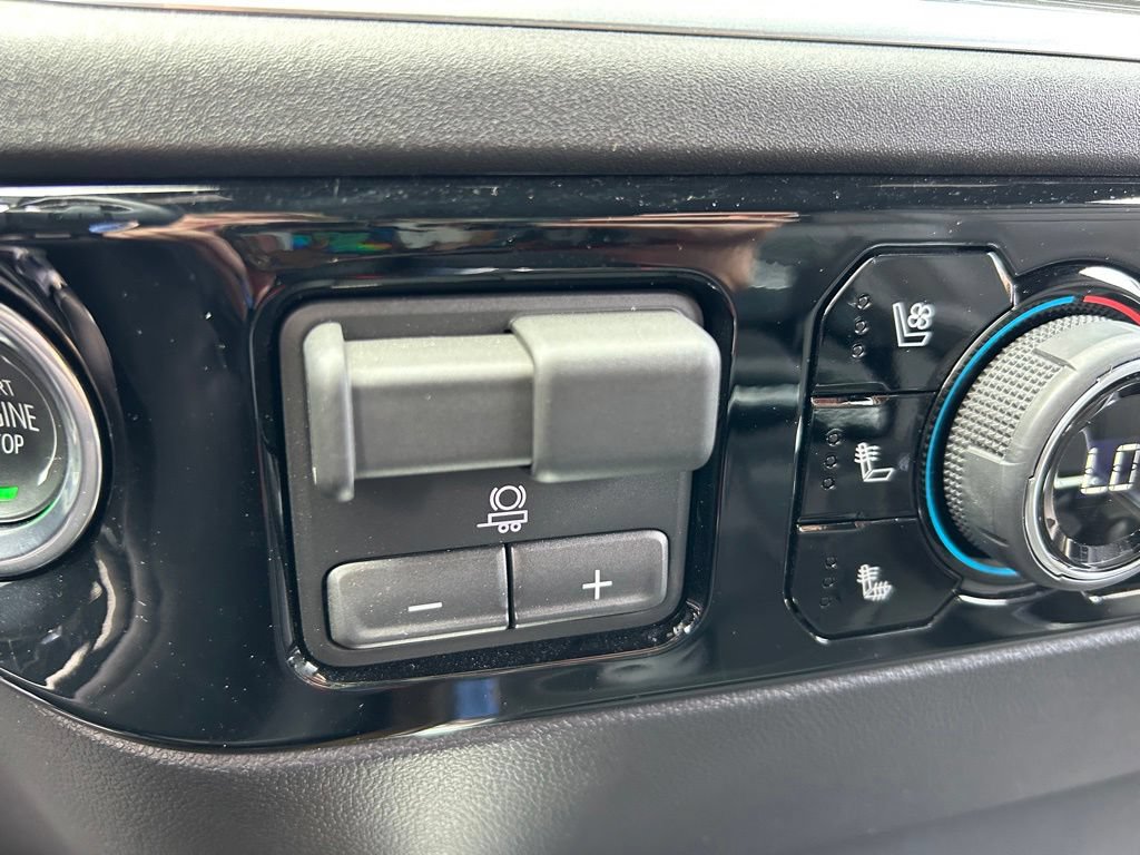 Used 2026 Chevrolet Silverado 1500 High Country w/ LPO, Dark Essentials Package AWD/4WD image 40