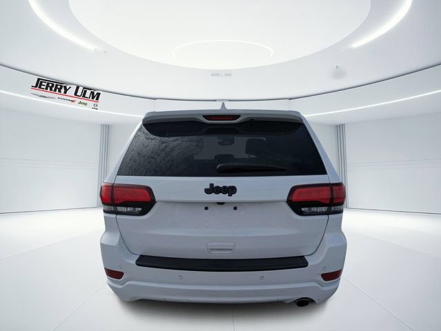 Used 2022 Jeep Grand Cherokee Laredo X RWD image 4