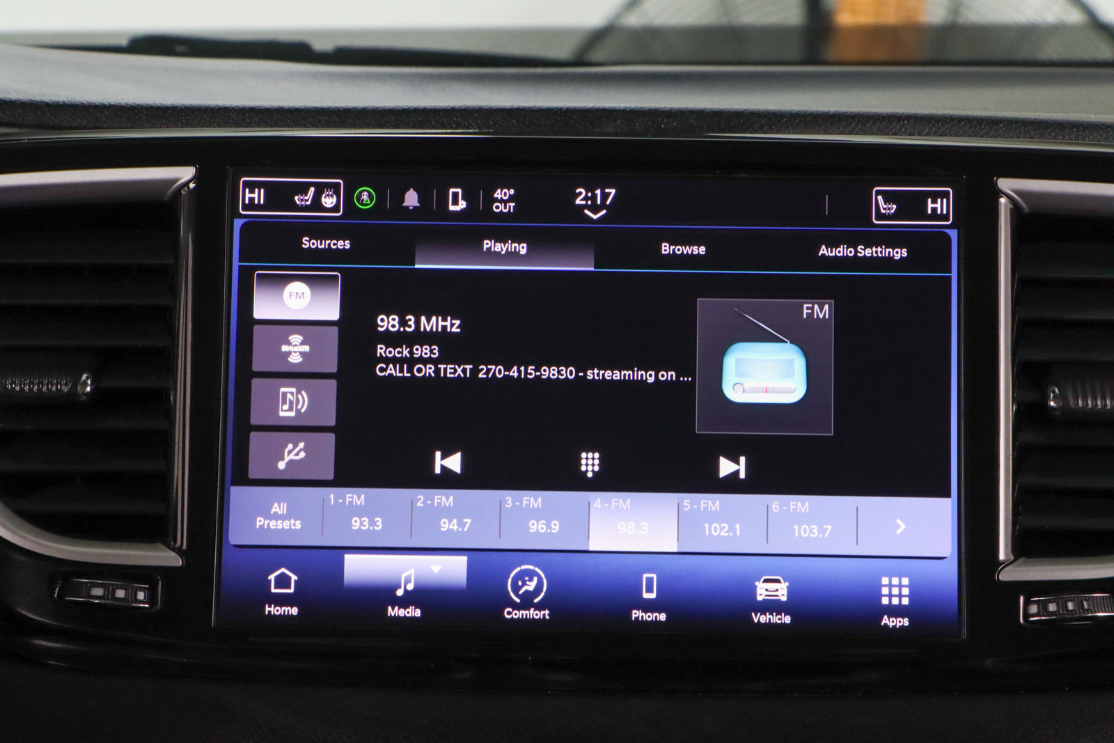 Used 2023 Chrysler Pacifica Touring-L FWD image 19