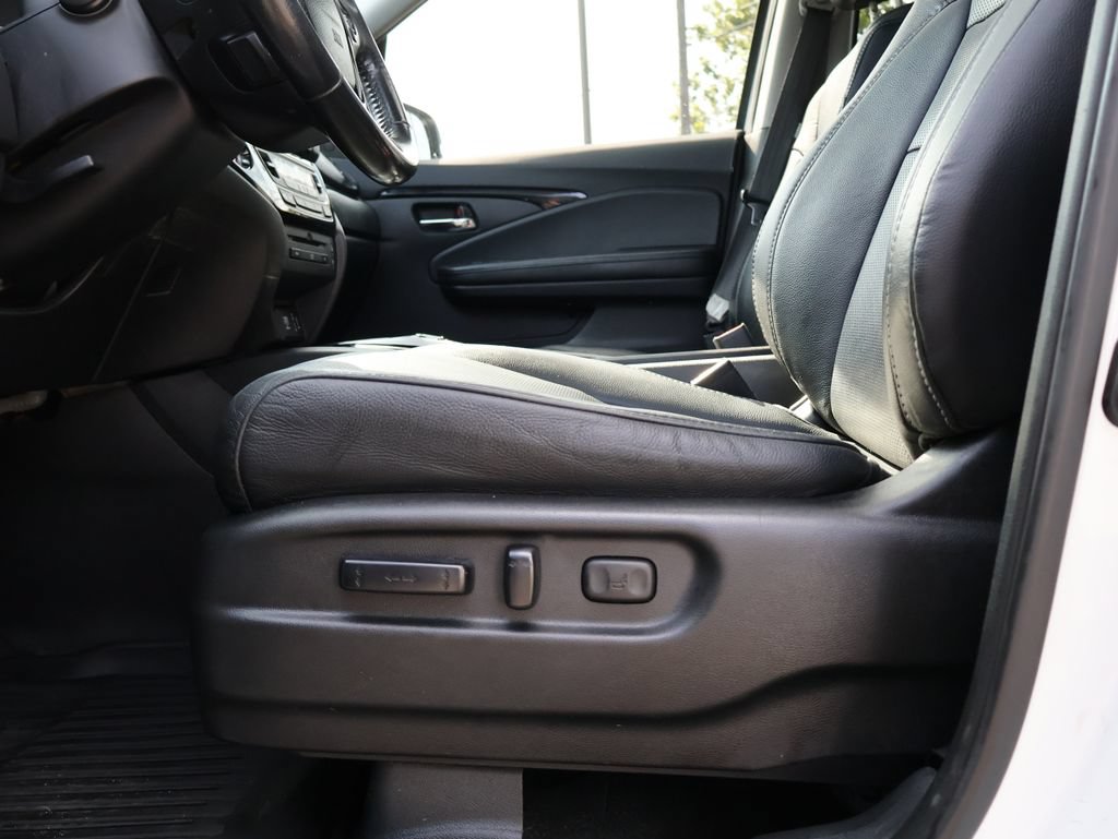 Certified 2017 Honda Pilot Elite image 34