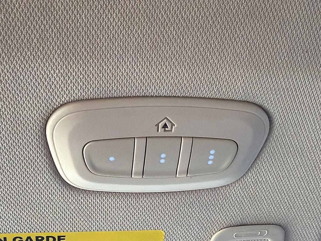 Used 2021 Jeep Grand Cherokee L Limited RWD image 16