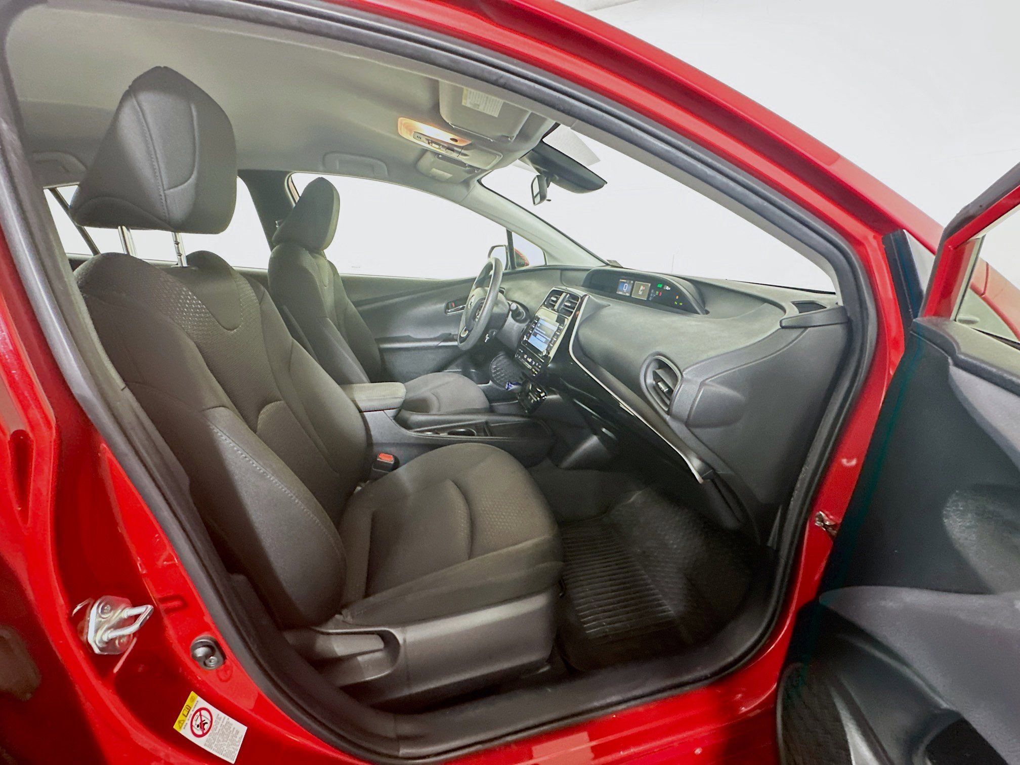 Used 2021 Toyota Prius LE FWD image 30