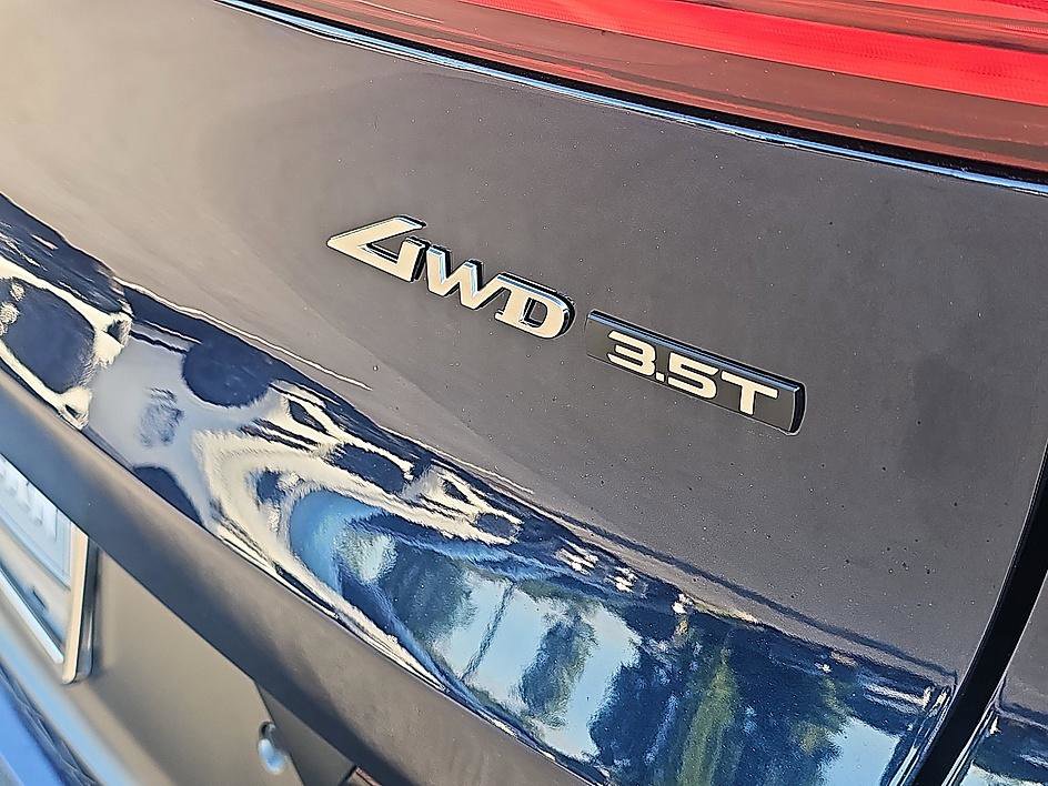 Used 2022 Genesis GV70 3.5T Sport w/ Sport Prestige Package AWD/4WD image 9
