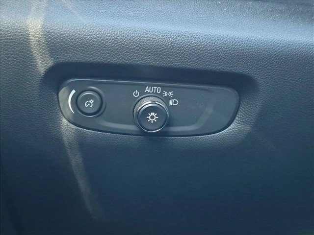 Used 2023 Chevrolet Traverse RS AWD/4WD image 11