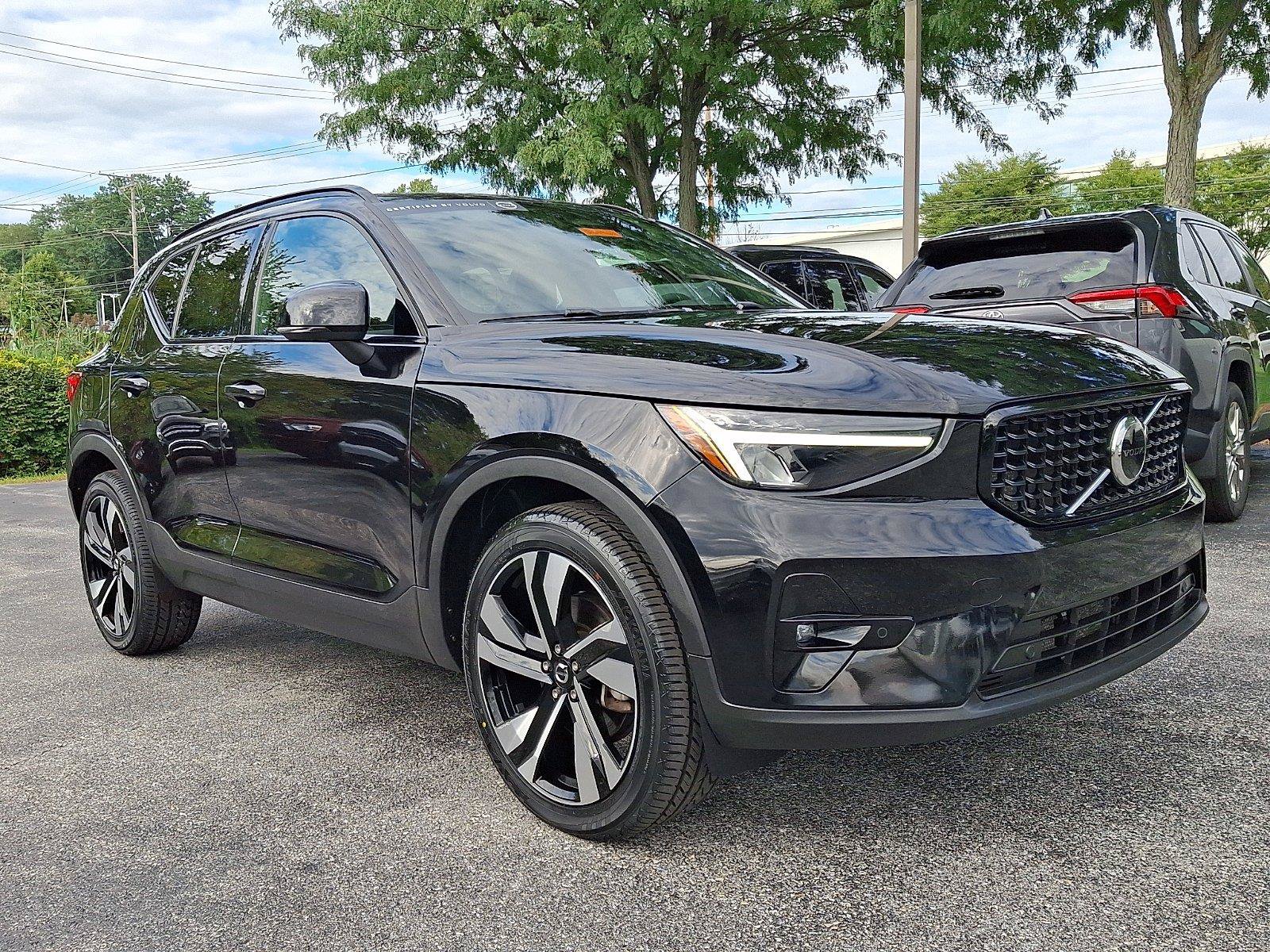Certified 2023 Volvo XC40 B5 Plus w/ Climate Package AWD/4WD image 1