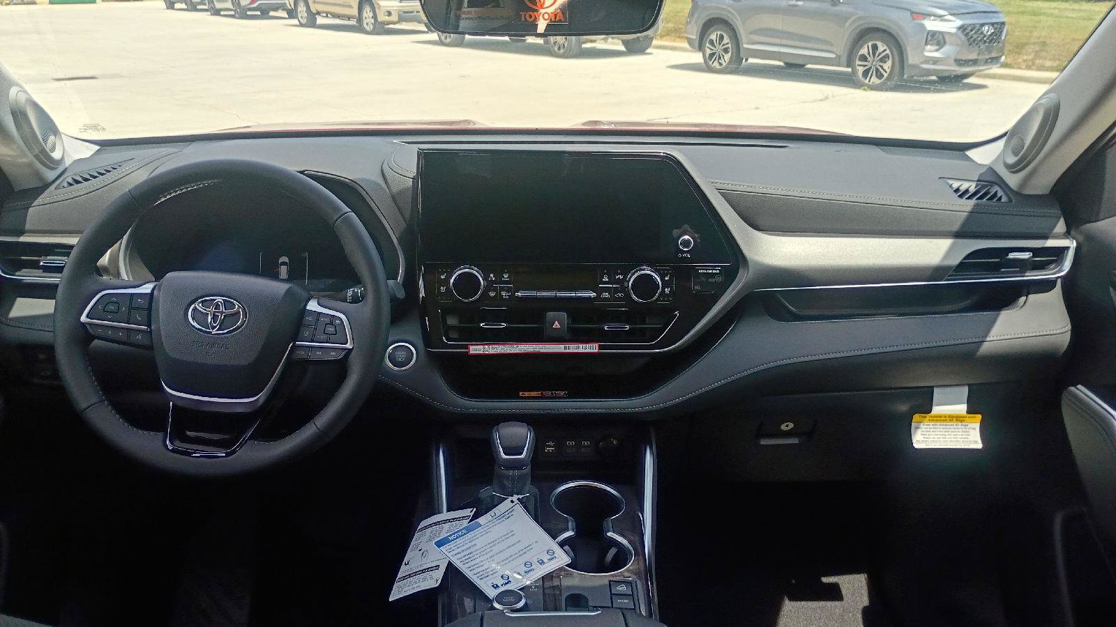 New 2026 Toyota Highlander Limited AWD/4WD image 17