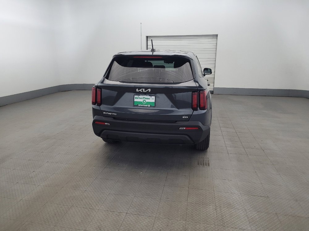 Used 2023 Kia Sorento LX AWD/4WD image 7